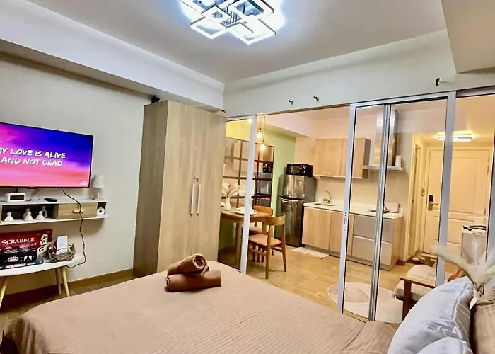 Cozy Corner Staycation Apartahotel Manila